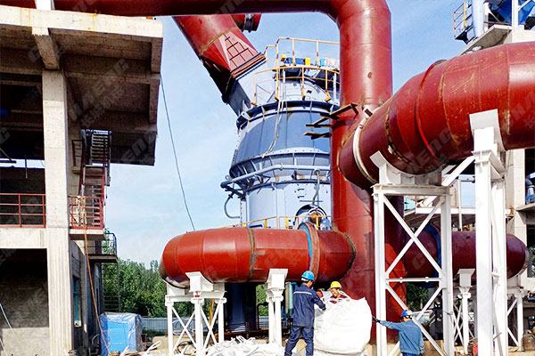 山東年產(chǎn)30萬噸礦粉線項(xiàng)目安裝現(xiàn)場 山東年產(chǎn)30萬噸礦粉線項(xiàng)目安裝現(xiàn)場