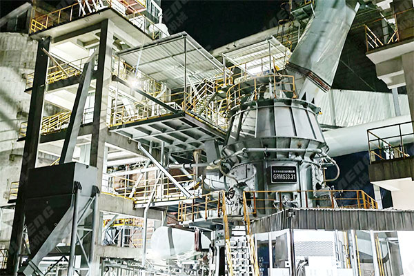 云南年產(chǎn)30萬噸礦粉線項(xiàng)目安裝調(diào)試現(xiàn)場 云南年產(chǎn)30萬噸礦粉線項(xiàng)目安裝調(diào)試現(xiàn)場